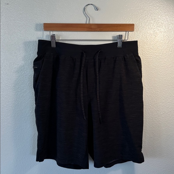Lululemon Men’s T.H.E. Short *Linerless 9" Updated in Heathered Black, Size L - Picture 7 of 9